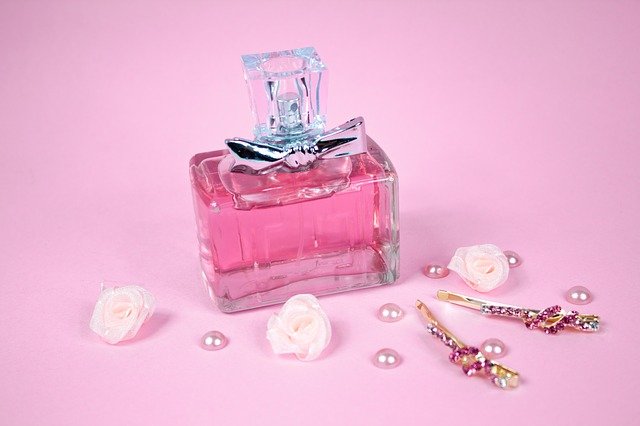 růžový parfém